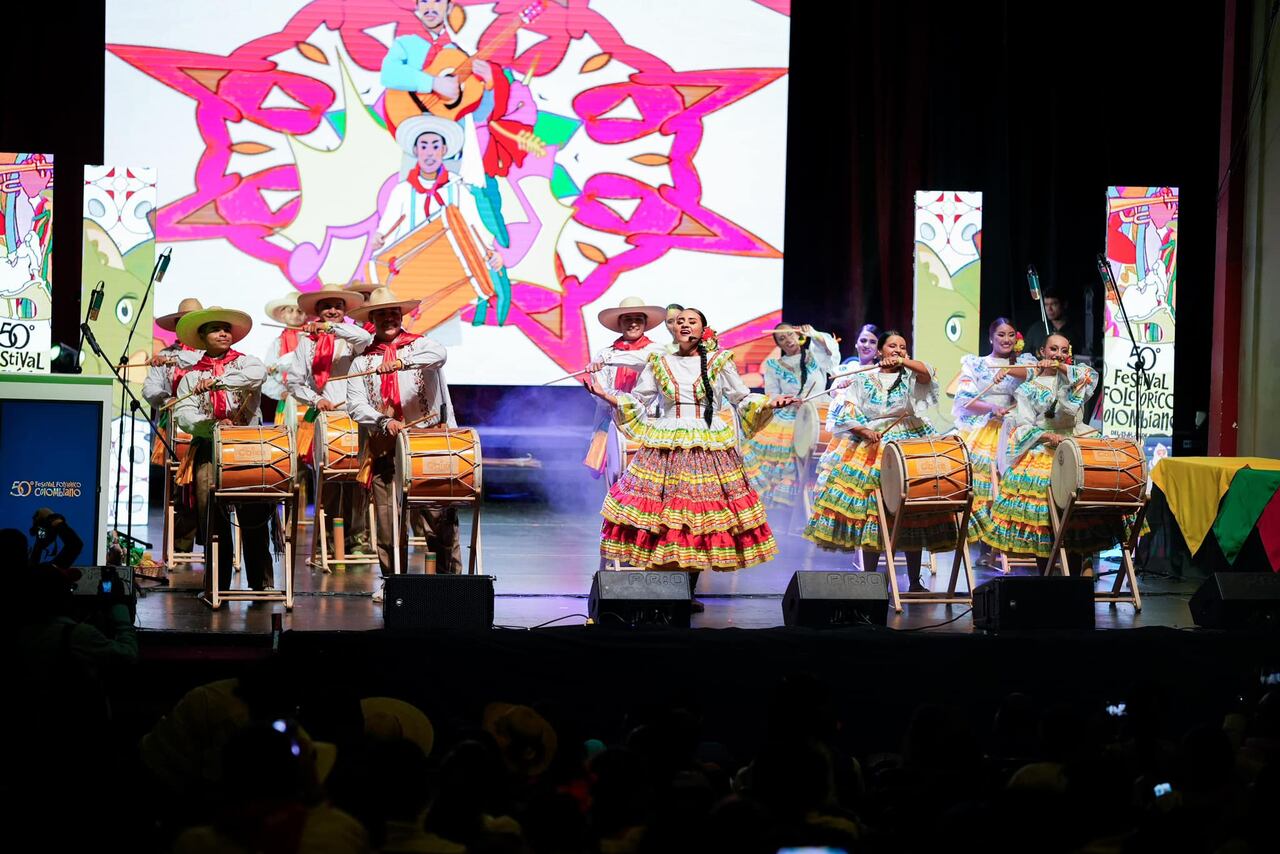Lanzamiento del Festival Folclórico Colombiano en Bogotá.