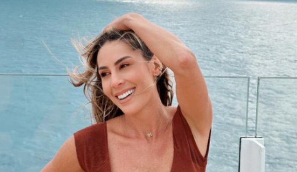 Reconocida presentadora de televisión.