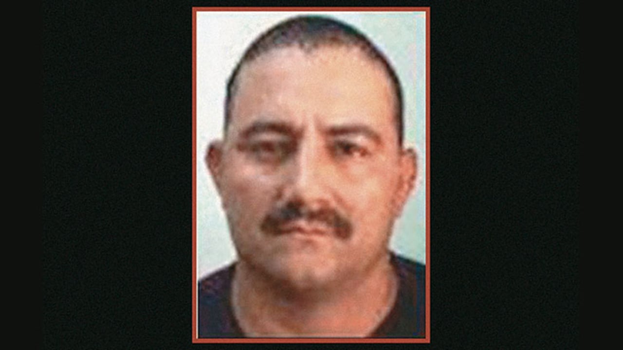 Por la captura de Dairo Úsuga, alias Otoniel, jefe de la bacrim Clan Úsuga, el gobierno ofrece una recompensa de más de un millón de dólares.