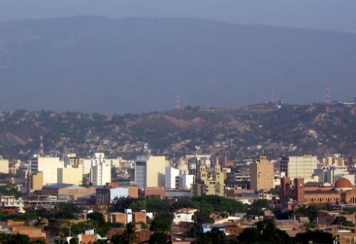 En la ciudad fronteriza de Cúcuta, capital de Norte de Santander, se vivió una de las primeras masacres del 2023. Los hechos se registraron el pasado domingo, 8 de enero, al interior de un restaurante, donde las víctimas fueron tres personas, entre ellas una mujer.