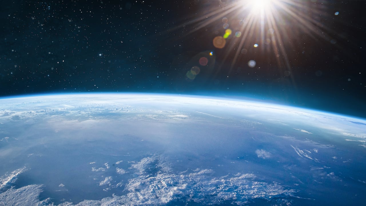 Al analizar los datos de las ondas sísmicas en las últimas seis décadas, Xiaodong Song y Yi Yang, de la Universidad de Pekín, concluyeron que la rotación del núcleo “casi se detuvo hacia 2009 y luego giró en dirección opuesta”.