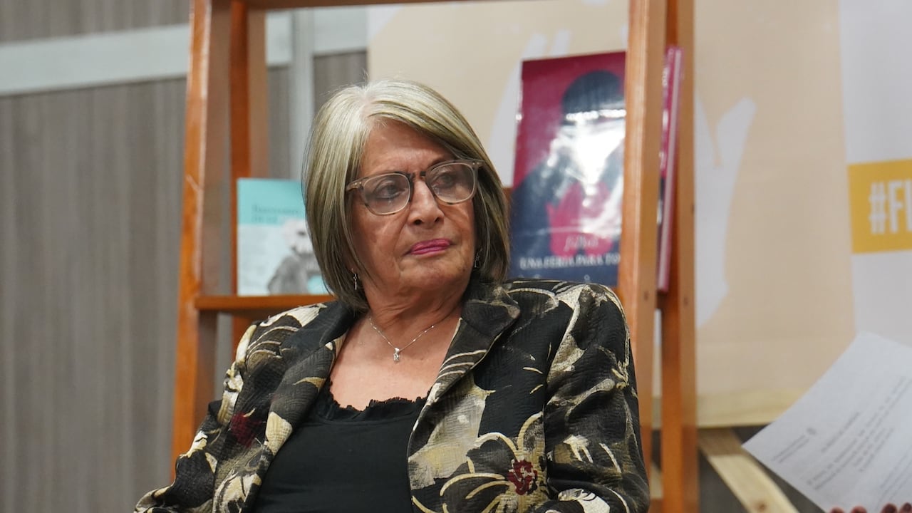 La exministra Cecilia López en la FILBo.