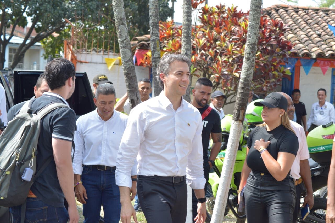 El precandidato del Pacto Histórico respondió a críticas de figuras como Susana Muhamad y María José Pizarro.