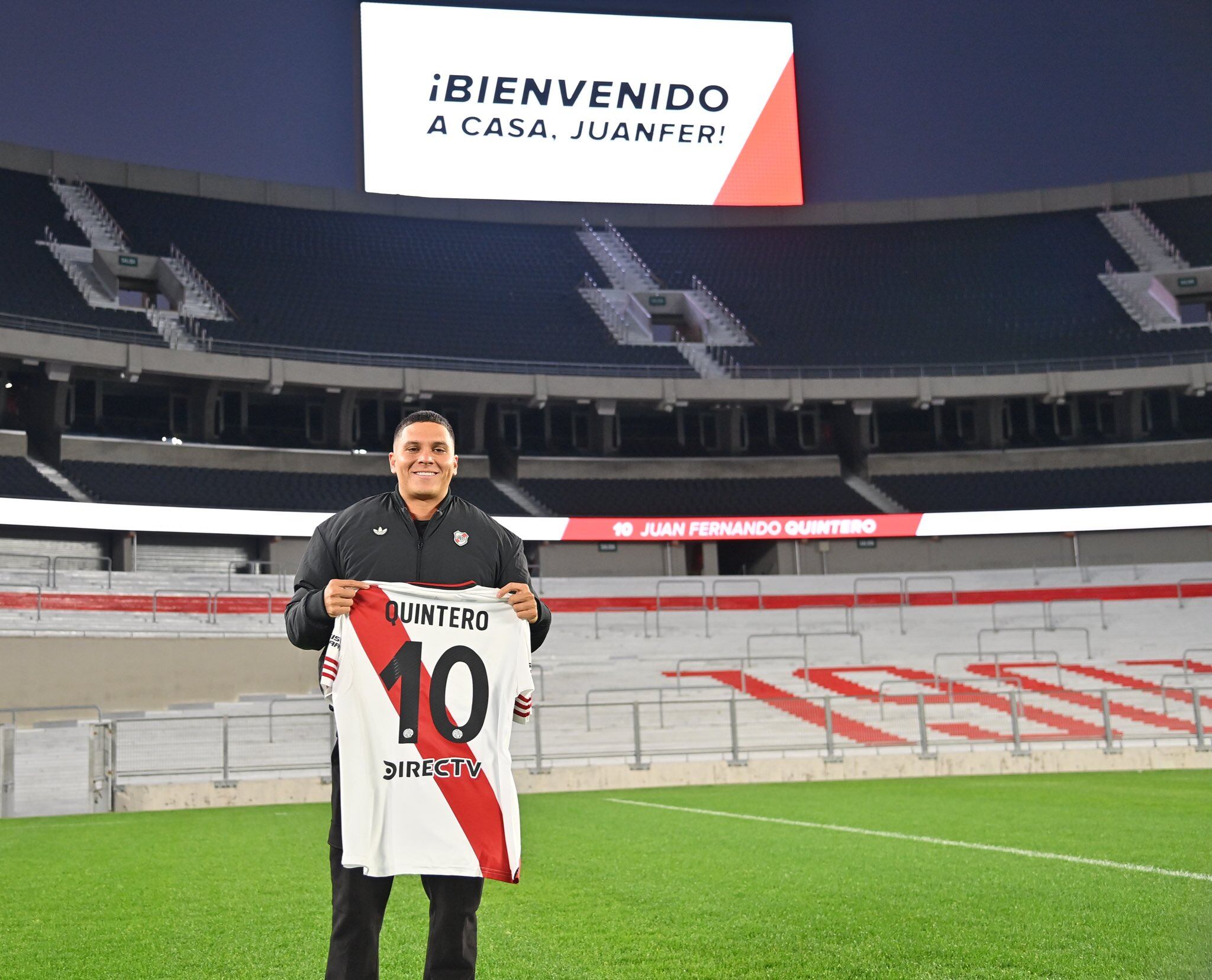 Juan Fernando Quintero, presentado como nuevo jugador de River Plate.