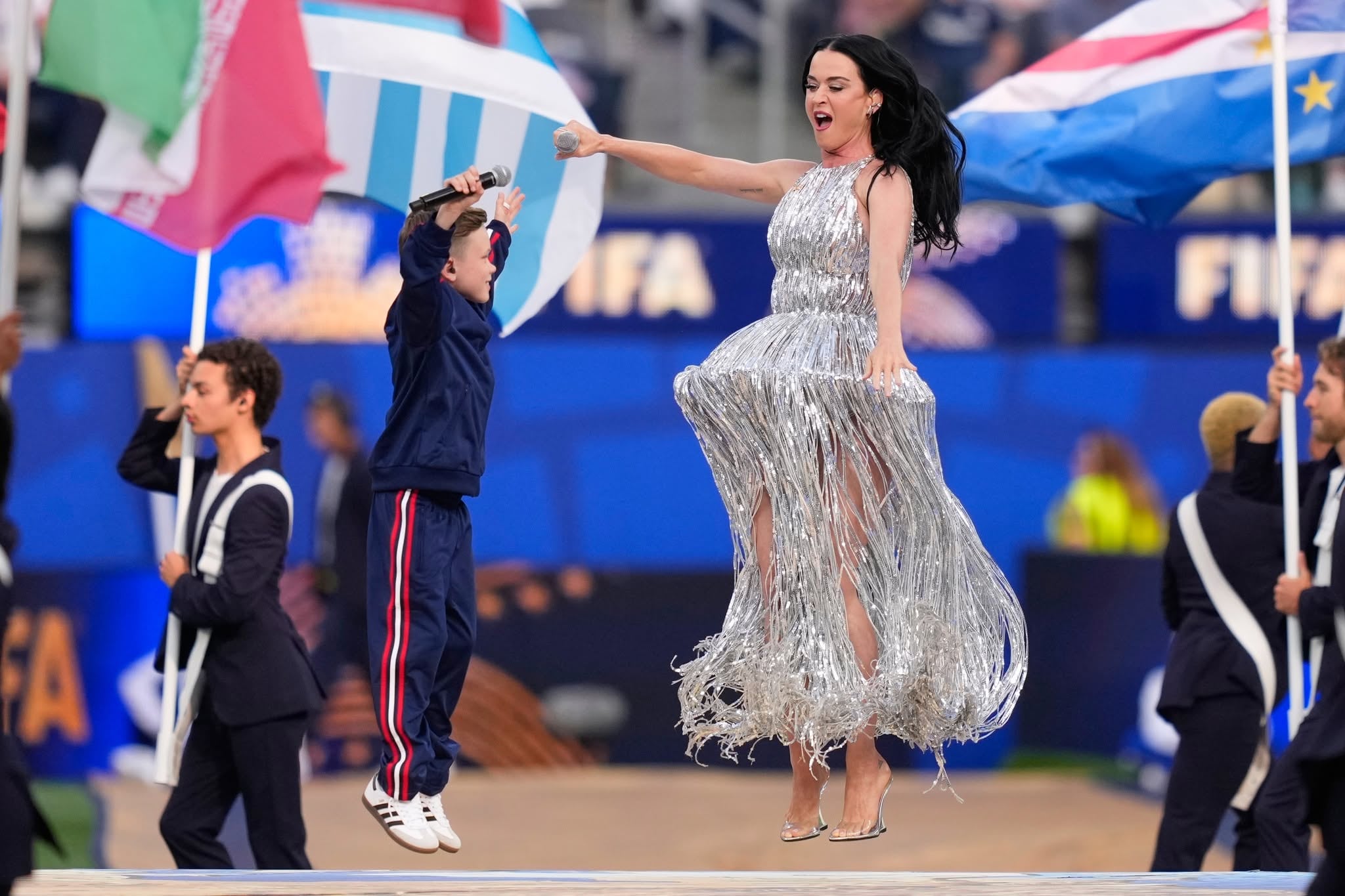Tius Luka y Katy Perry en la inauguración del Mundial 2026