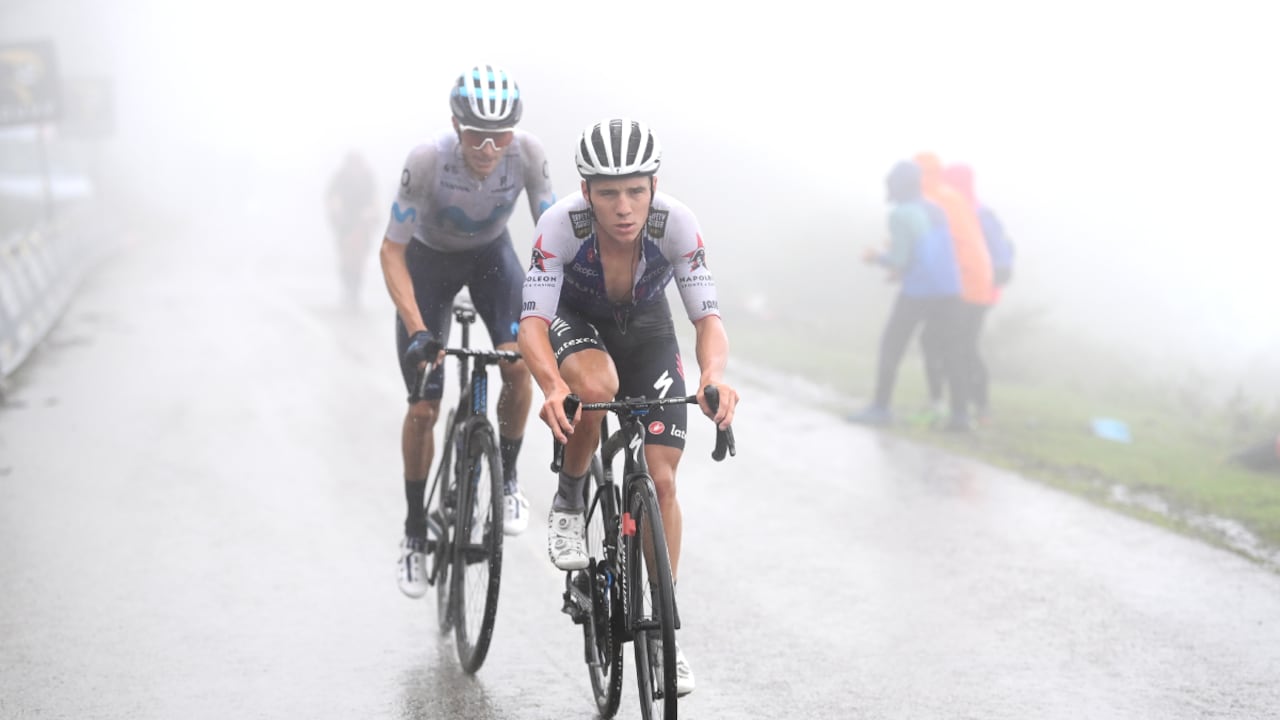 SAN MIGUEL DE AGUAYO, SPAIN - AUGUST 25: (L-R) Enric Mas Nicolau of Spain and Movistar Team and Remco Evenepoel of Belgium and Team Quick-Step - Alpha Vinyl compete in the chase group during the 77th Tour of Spain 2022, Stage 6 a 181,2km stage from Bilbao to Ascensión al Pico Jano. San Miguel de Aguayo 1131m / #LaVuelta22 / #WorldTour / on August 25, 2022 in Pico Jano. San Miguel de Aguayo, Spain. (Photo by Getty Images/Justin Setterfield)