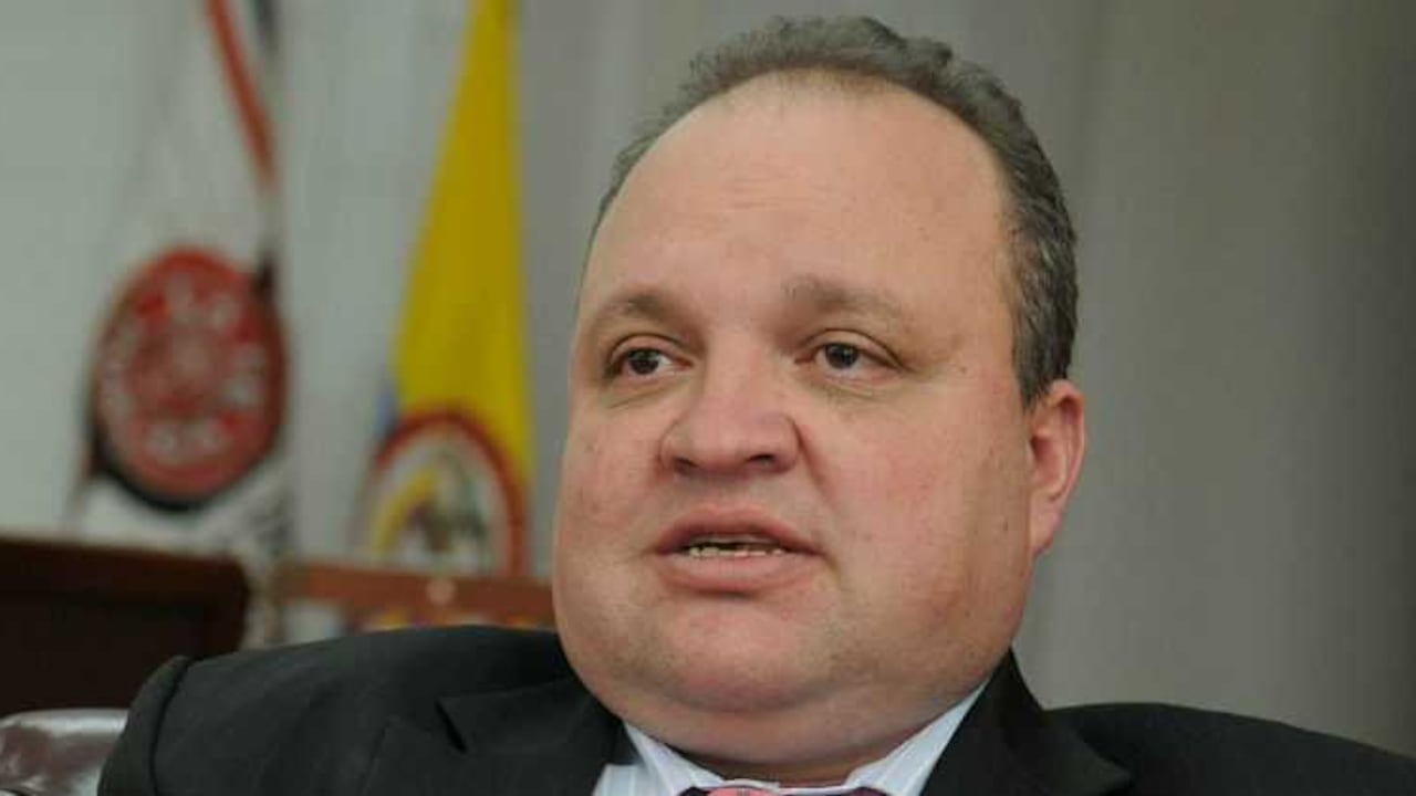 El superintendente de Notariado y Registro anuncia investigaciones por posesión irregular de alcaldes.