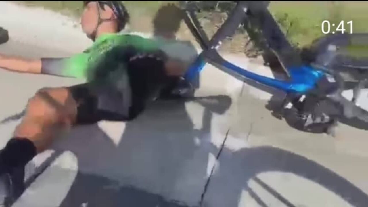 Esta imprudencia vial se ha vuelto repetido en las vías nacionales de Colombia.