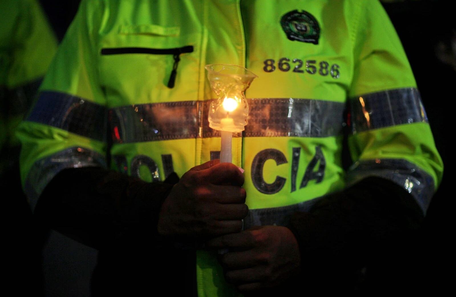Homenaje velatón a Humberto Sabogal Policía asesinado en medio de un atraco en el sur de Bogotá