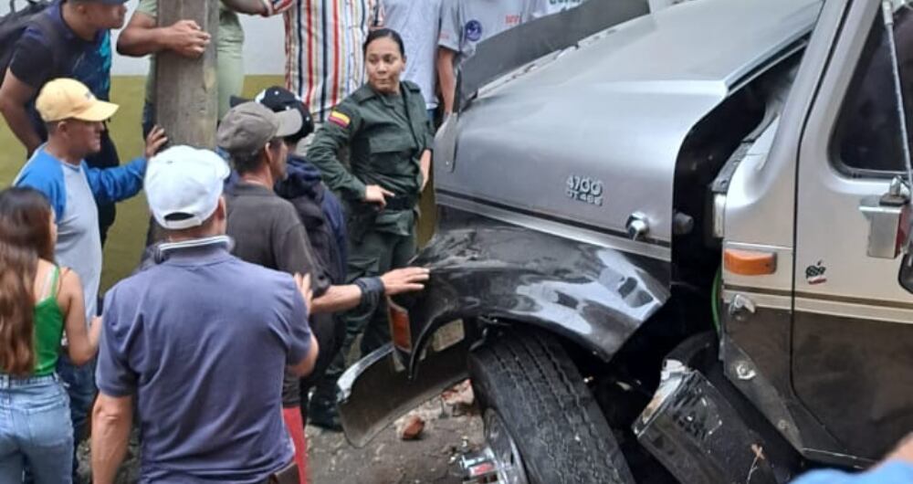 Atención de accidente de tránsito en el municipio de Campamento, Antioquia.