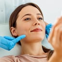 Algunos procesos dermatológicos no invasivos pueden prevenir las arrugas.