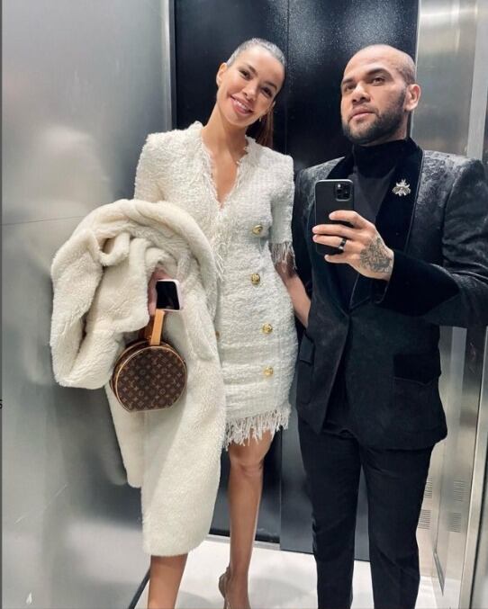 Todo parece indicar que Joana Sanz (izquierda) habría parado los trámites del divorcio con Dani Alves (derecha)