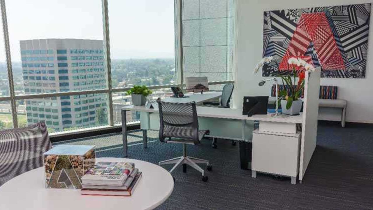 El mercado inmobiliario de las oficinas podría demorarse dos años al menos en volverse a normalizar.