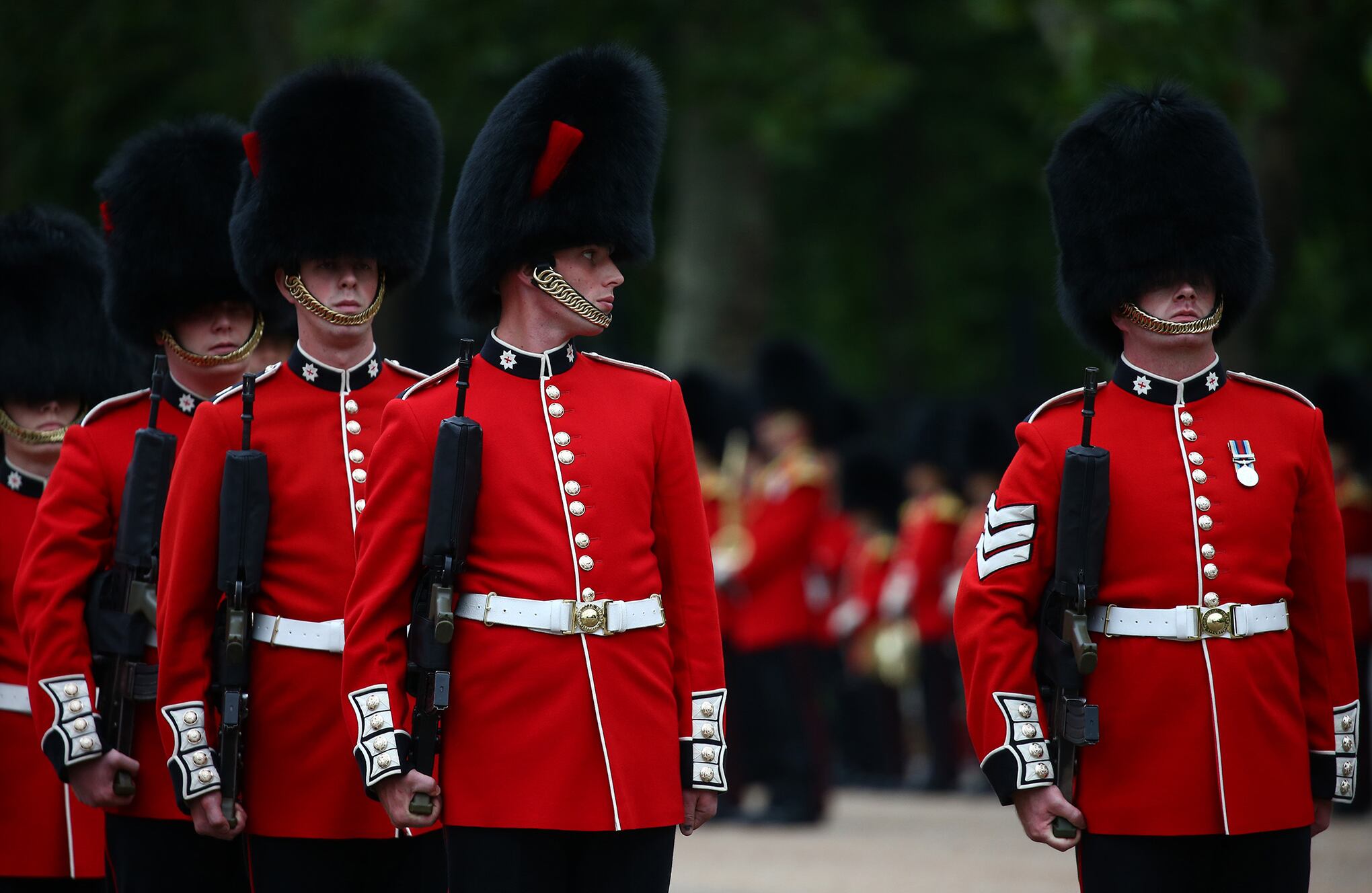 Cambio de la guardia regresa al palacio de Buckingham