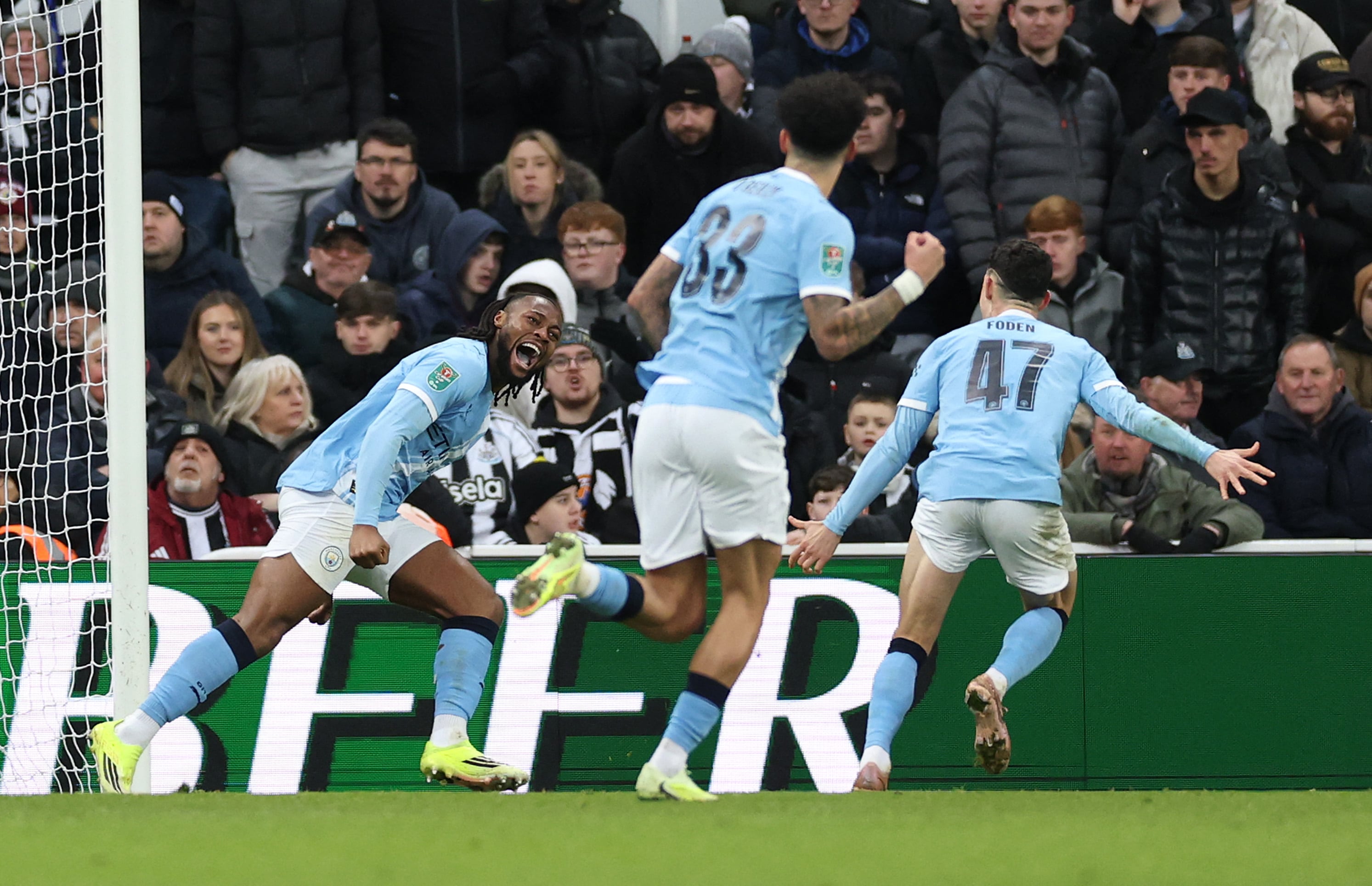Antoine Semenyo le dio el triunfo al Manchester City en las semifinales de la EFL Cup.