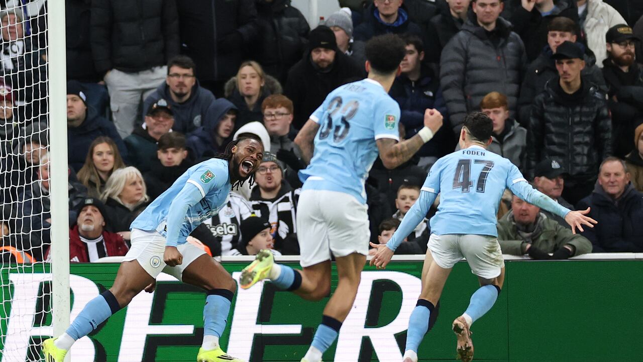 Antoine Semenyo le dio el triunfo al Manchester City en las semifinales de la EFL Cup.