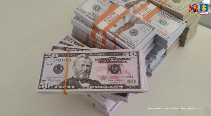 Son señaladas de comercializar pesos colombianos y mexicanos, dólares y euros falsos por redes sociales