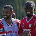 Edwin Cardona trabajó a la par de sus compañeros en América de Cali.