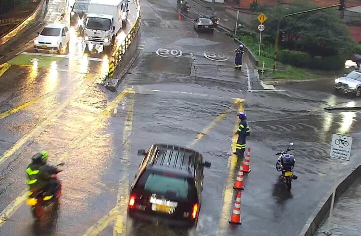 Varias vías se han visto afectadas por cuenta de las fuertes lluvias este martes, 6 de febrero.