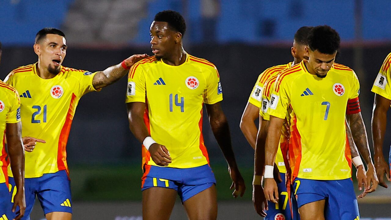 Daniel Muñoz, Jhon Durán y Luis Díaz con la Selección Colombia.