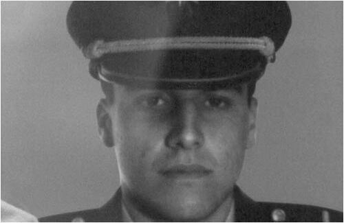 Teniente de la Policía Elkin Hernández Rivas, privado de la libertad el 14 de octubre de 1998.