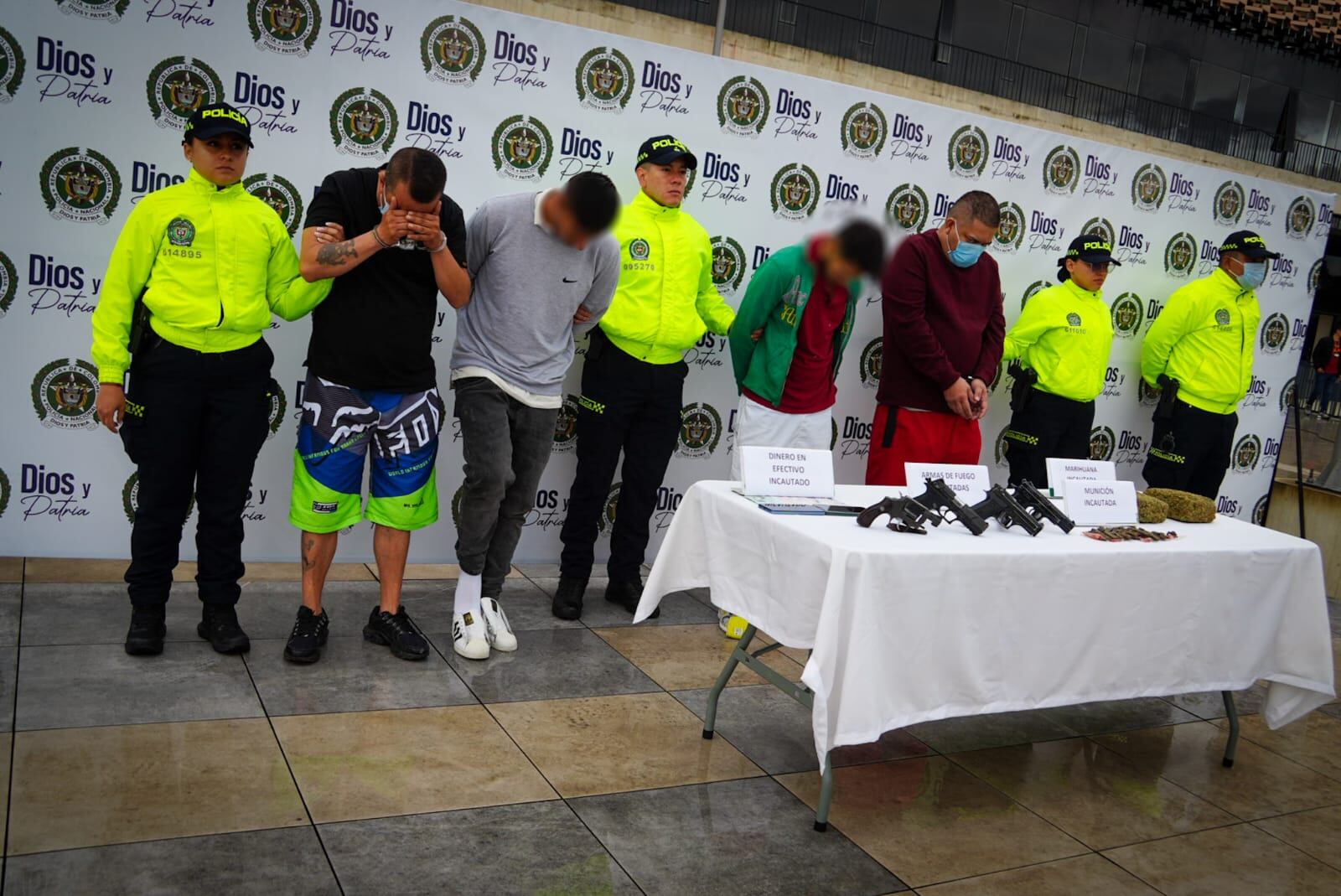 No solo se dedicaban al hurto de residencias, sino también a la distribución y venta de bazuco y marihuana en diferentes localidades de la ciudad.