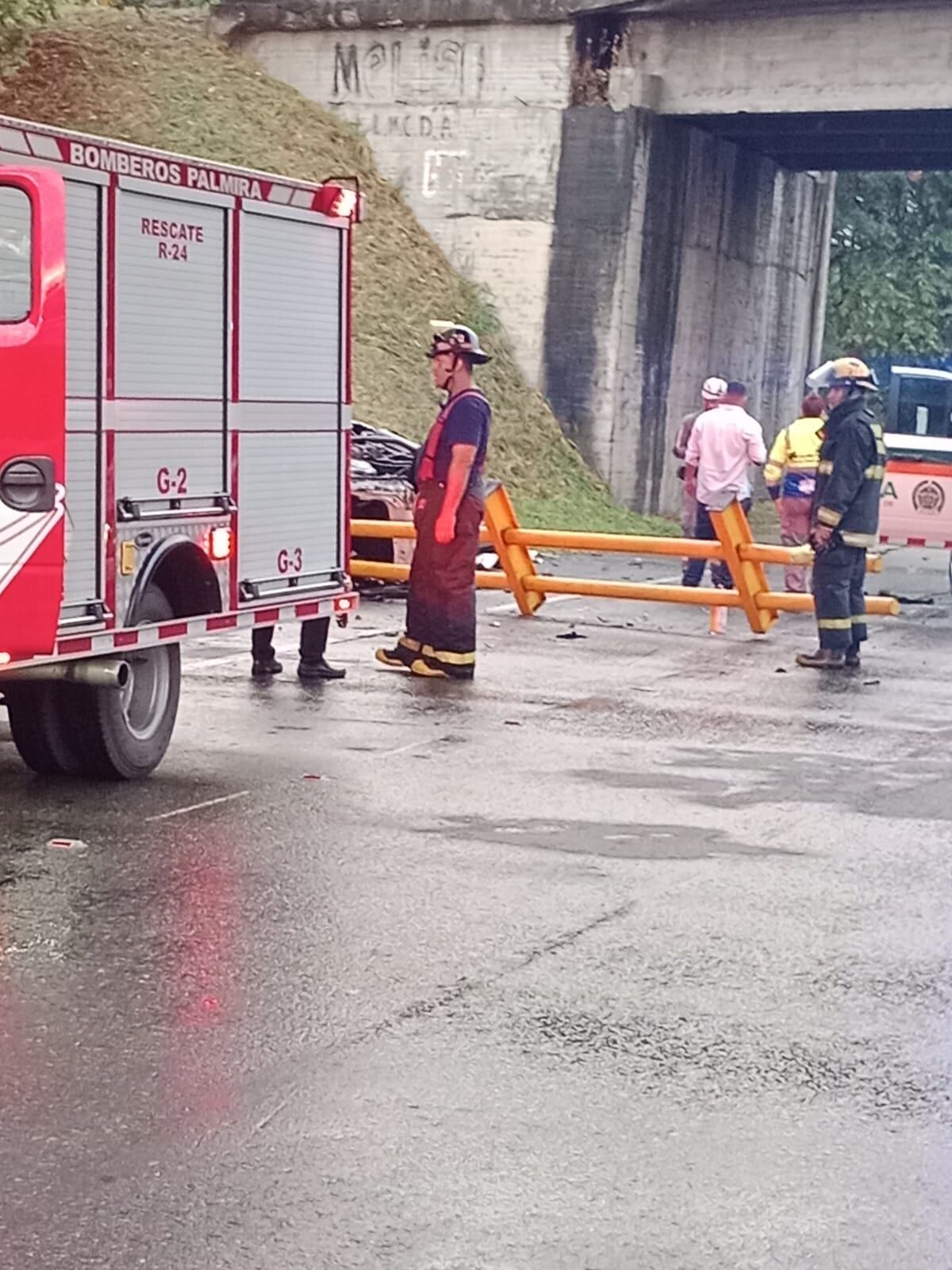 Las personas heridas se trasladaron a centros asistenciales en ambulancia de Bomberos de Palmira y ambulancia privada.