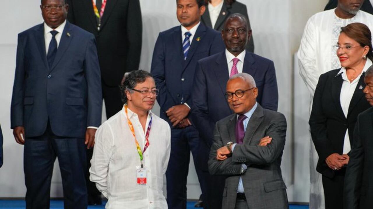 Polémica desató la vestimenta que usó el presidente Gustavo Petro en importante conferencia internacional.
