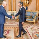 Rishi Sunak, en audiencia con el rey Carlos III. La esposa de Sunak es hija de uno de los billonarios más importantes de la India, dueño de Infosys. Lo llaman el Bill Gates de ese país.