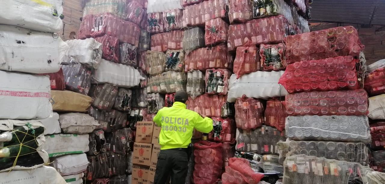 Fabrica de licor ilegal en Bogotá