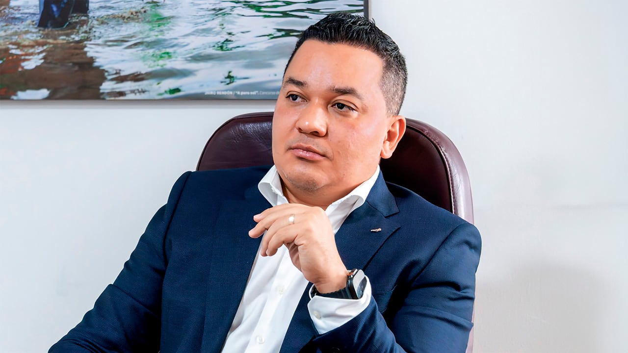 Víctor PaterninaViceministro de Energía