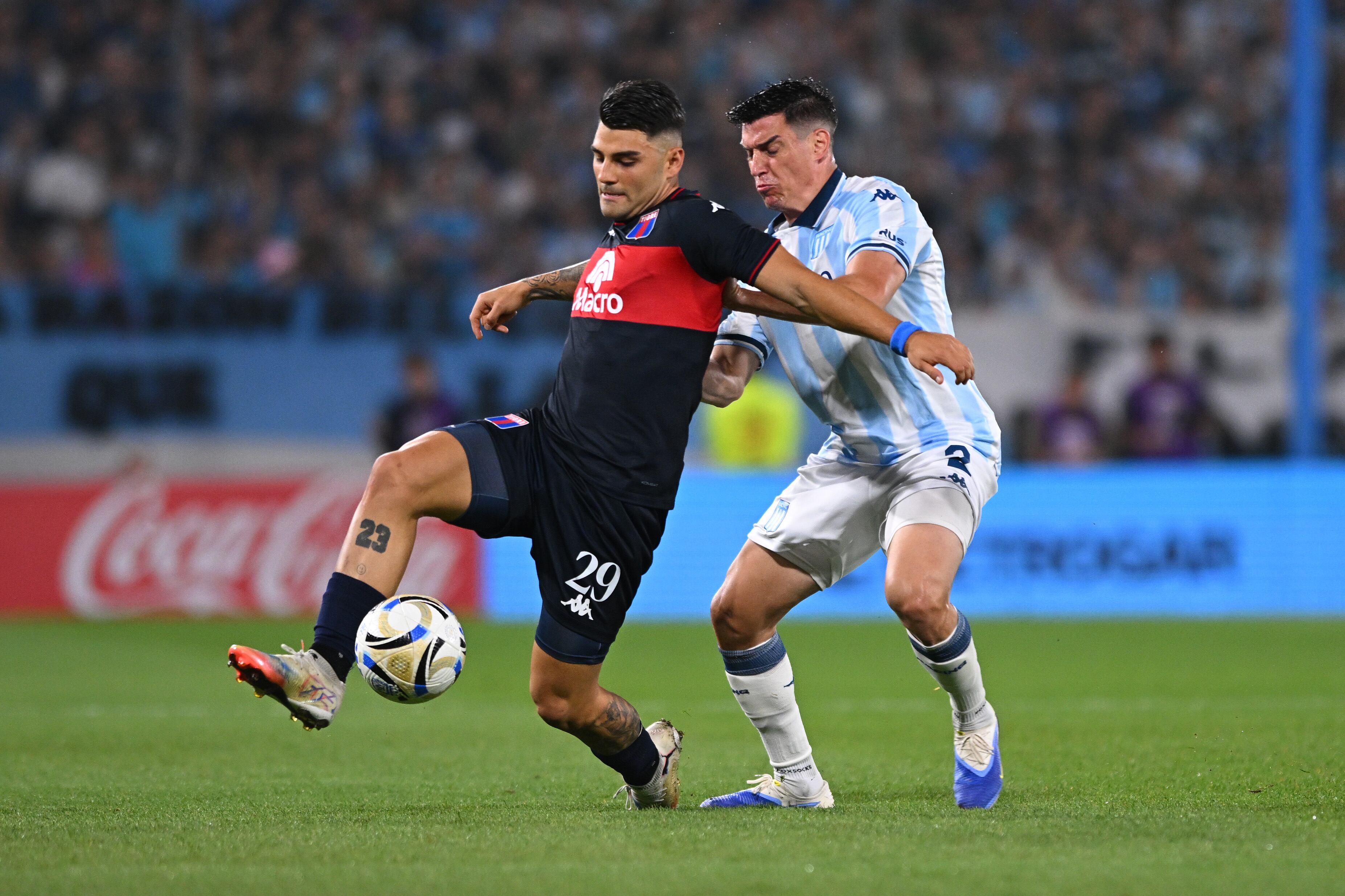 Ignacio Russo en un partido contra Racing.