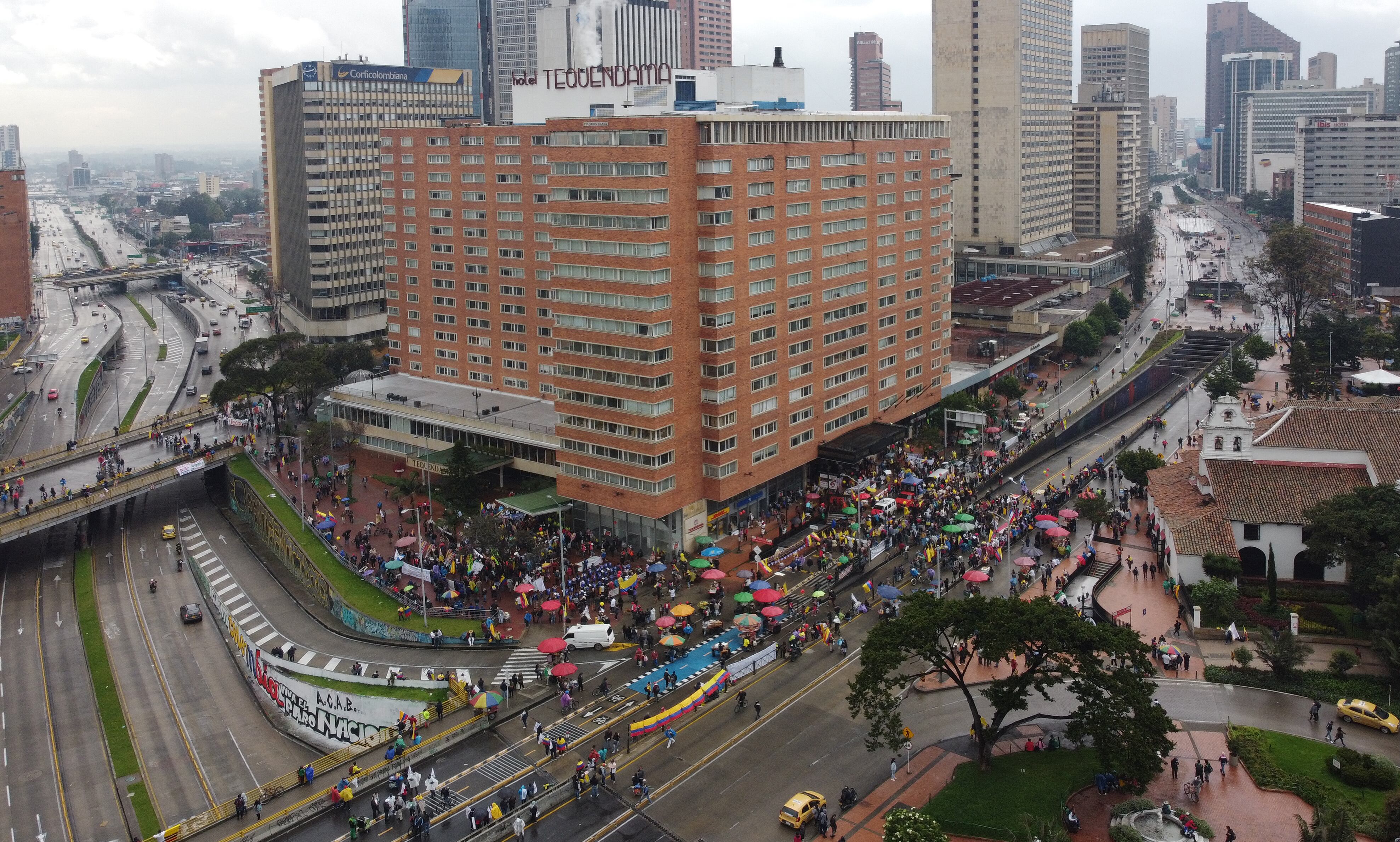 Toma de Bogotá paro nacional panorámica del hotel Tequendama encuentro Comité del Paro con la CIDH marcha dia 43 
Bogota junio 9 del 2021
Foto Guillermo Torres Reina / Semana