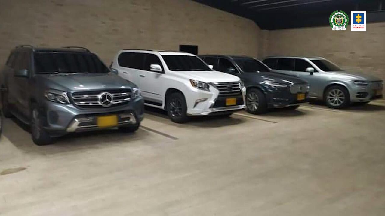 Los Ferrari y otros lujosos bienes que incautó la Fiscalía a alias Falcón, un narco del Clan del Golfo