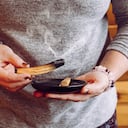 A través del palo santo, pueden sintonizar con la energía de la abundancia