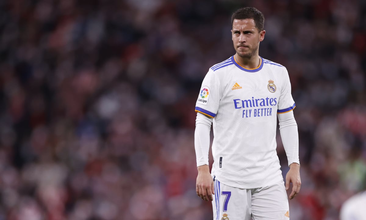 Eden Hazard durante un partido de Real Madrid con Athletic Bilbao en Bilbao el 22 de diciembre del 2021. El belga será operado para retirarle una placa de la pierna derecha. (AP/Ricardo Larreina, file)
