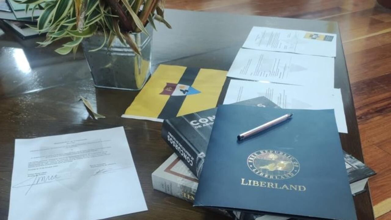 El documento fue firmado con Randy Thompson, representante de ese supuesto país