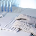 Google presenta una IA "co-científica" diseñada para acelerar las investigaciones científicas y crear nuevas hipótesis.