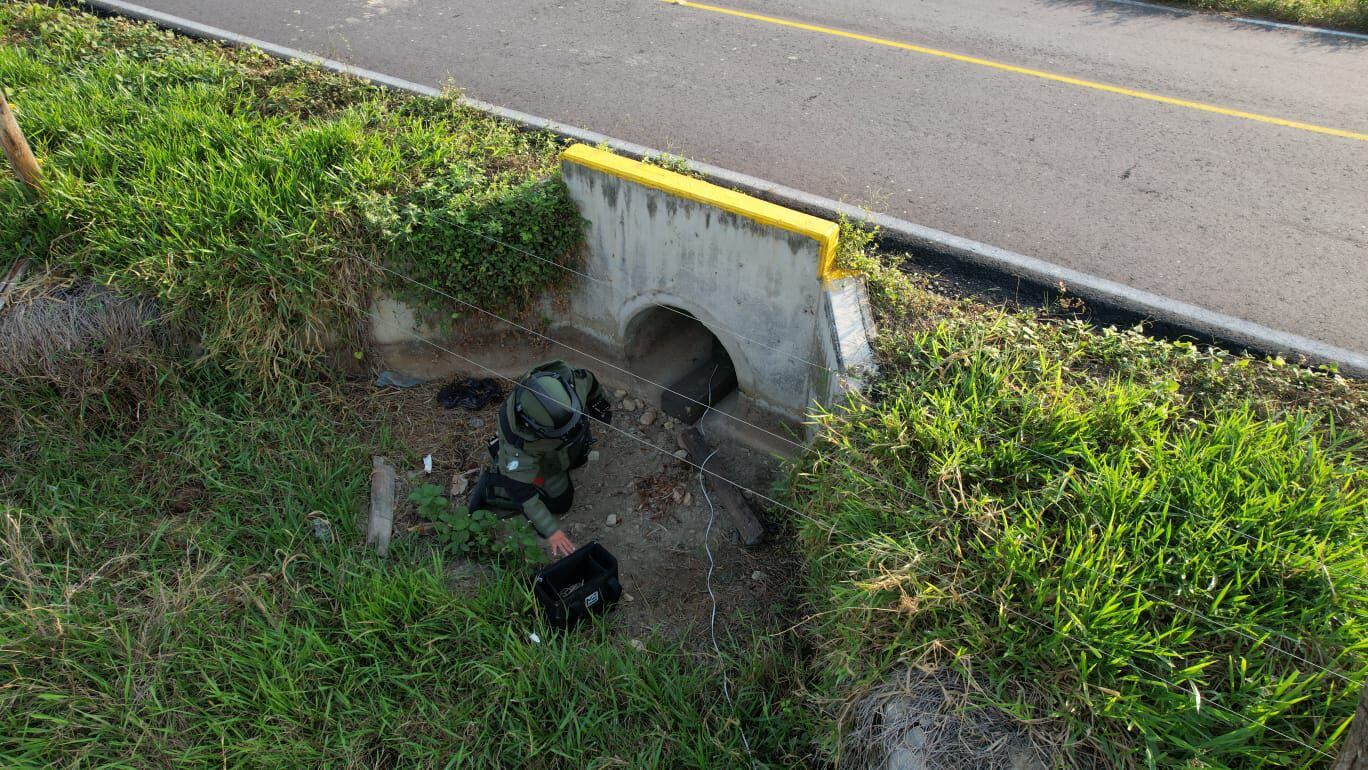 Zona donde instalaron los explosivos en Arauca.