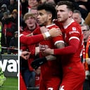 Arsenal le mete presión al Liverpool.