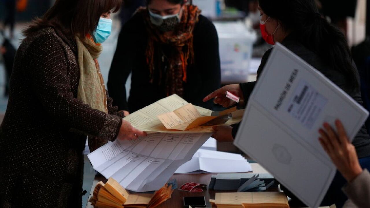 Elecciones en Chile: cierra primera jornada de votaciones con 19% de participación
