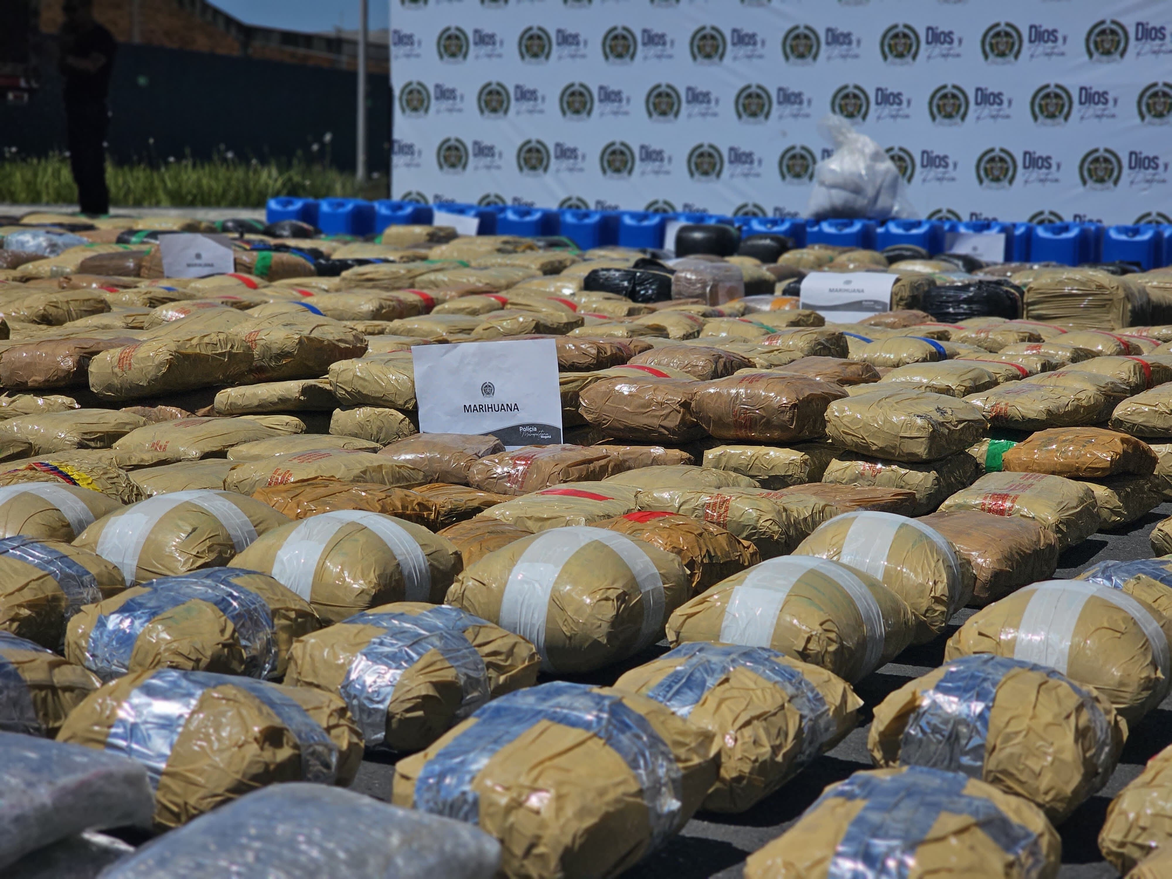 La Policía logró un importante golpe en contra de las estructuras criminales al incautar cerca de dos toneladas de marihuana