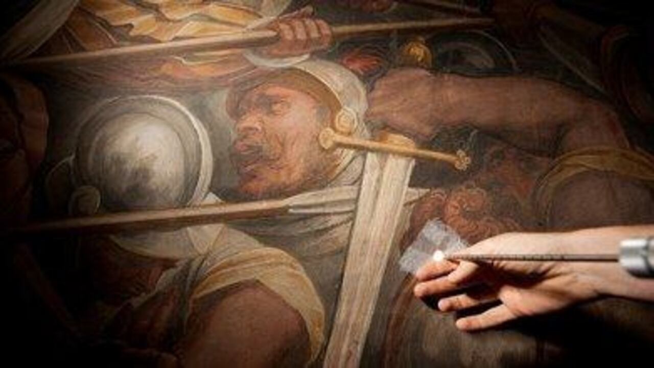 Las pruebas se obtuvieron tras hacer pequeñas perforaciones al fresco de Vasari (Getty).