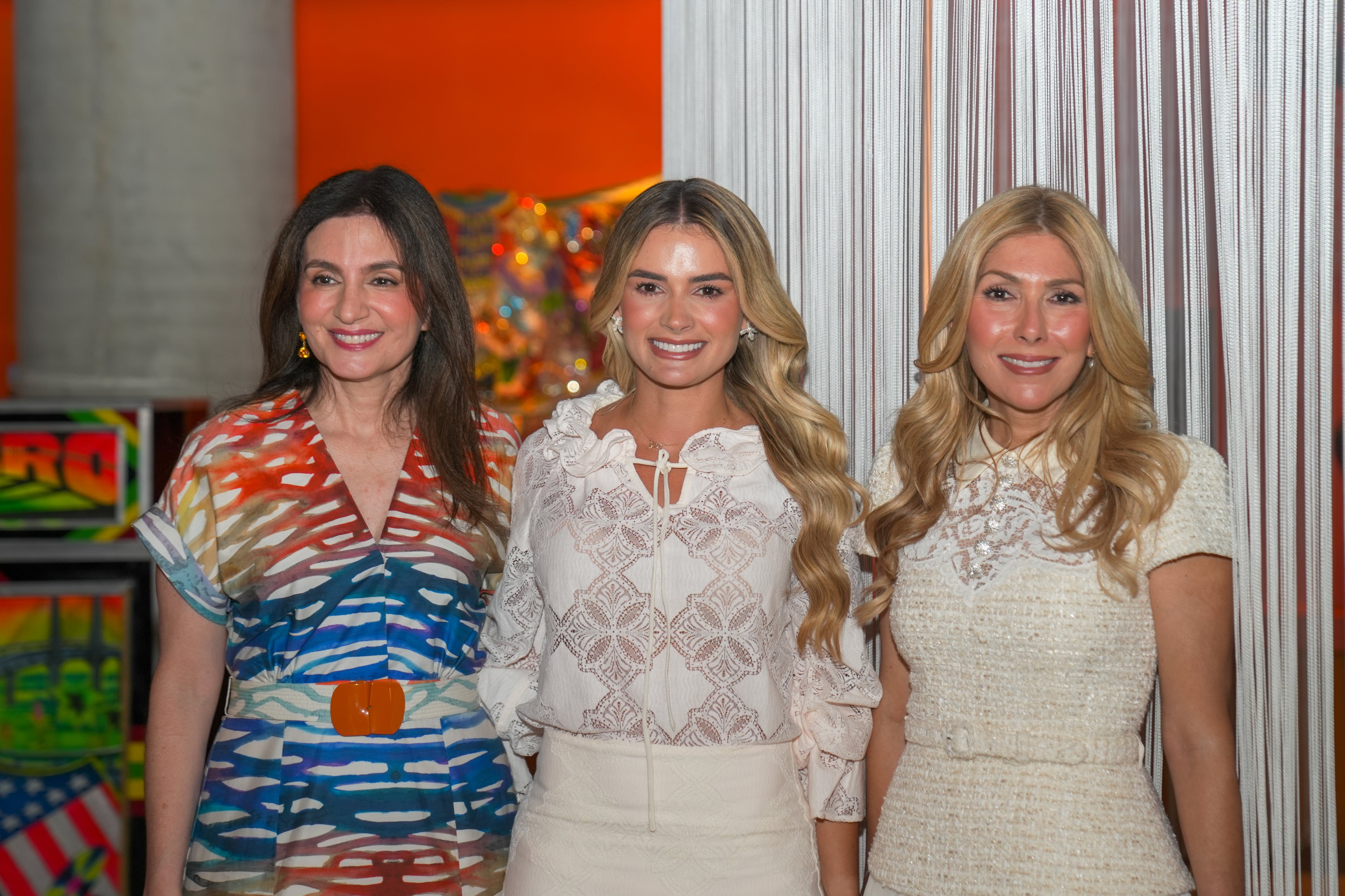 Katia Nule, Jeanette Dousdebes Rubio y Ana Lucía Pineda.