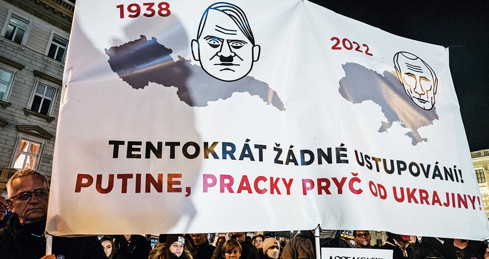 Putin es comparado, por varias personas que se oponen a la invasión, con Adolf Hitler.