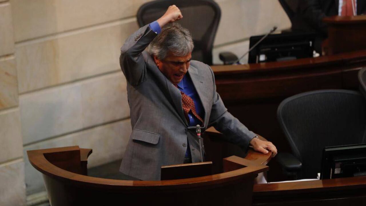 Iván Marulanda lidera la propuesta de la oposición sobre la renta básica.