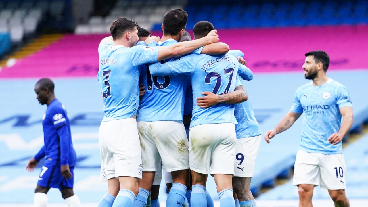 El equipo de Pep Guardiola se consagró campeón tras la derrota del Manchester United.