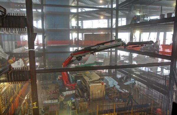 14 de octubre de 2011. La niebla hace de las suyas al interior de los pisos superiores de la construcción.