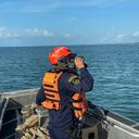 La Armada adelantan las labores de rescate.