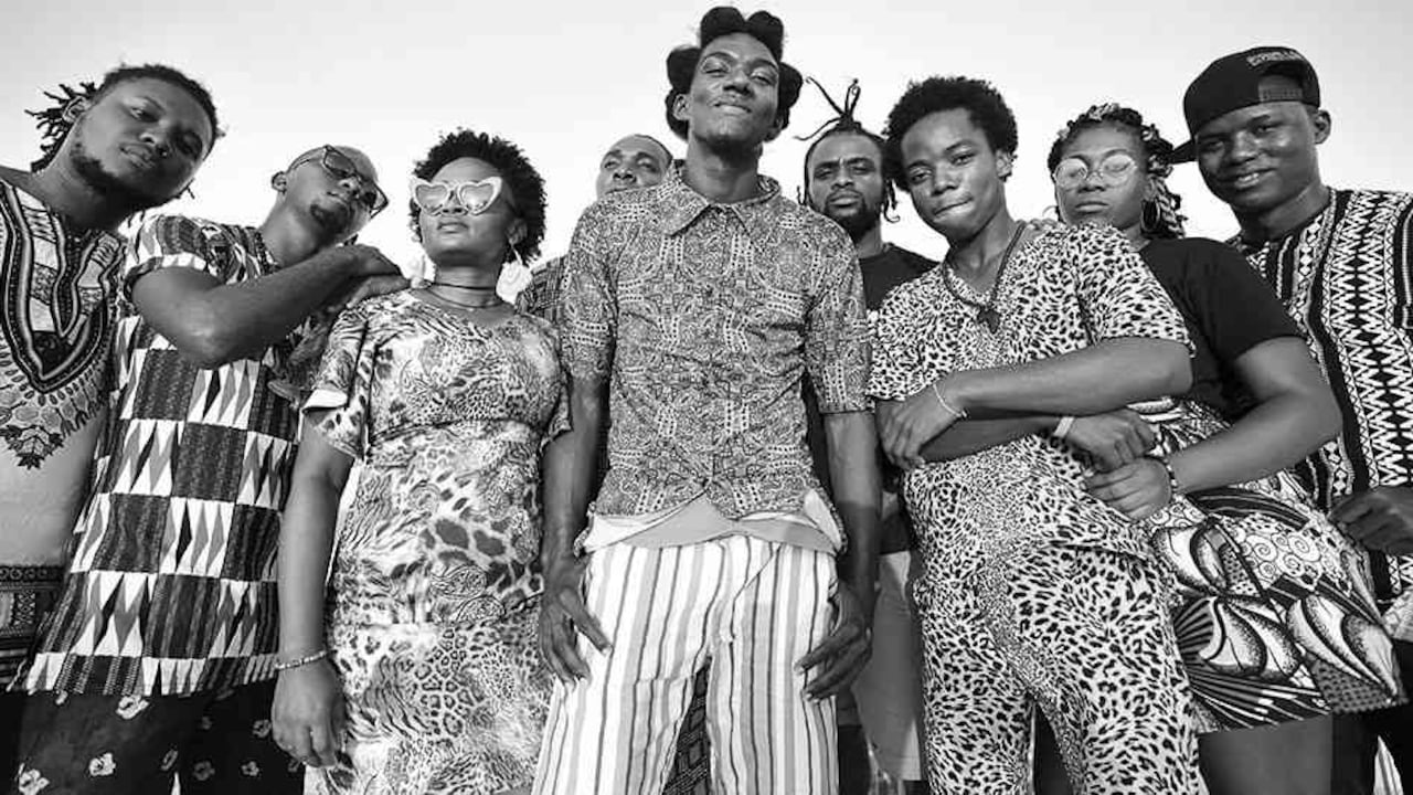 La agrupación Kombilesa Mi toma su nombre de la lengua tradicional palenquera. En español significa “mis amigos”.